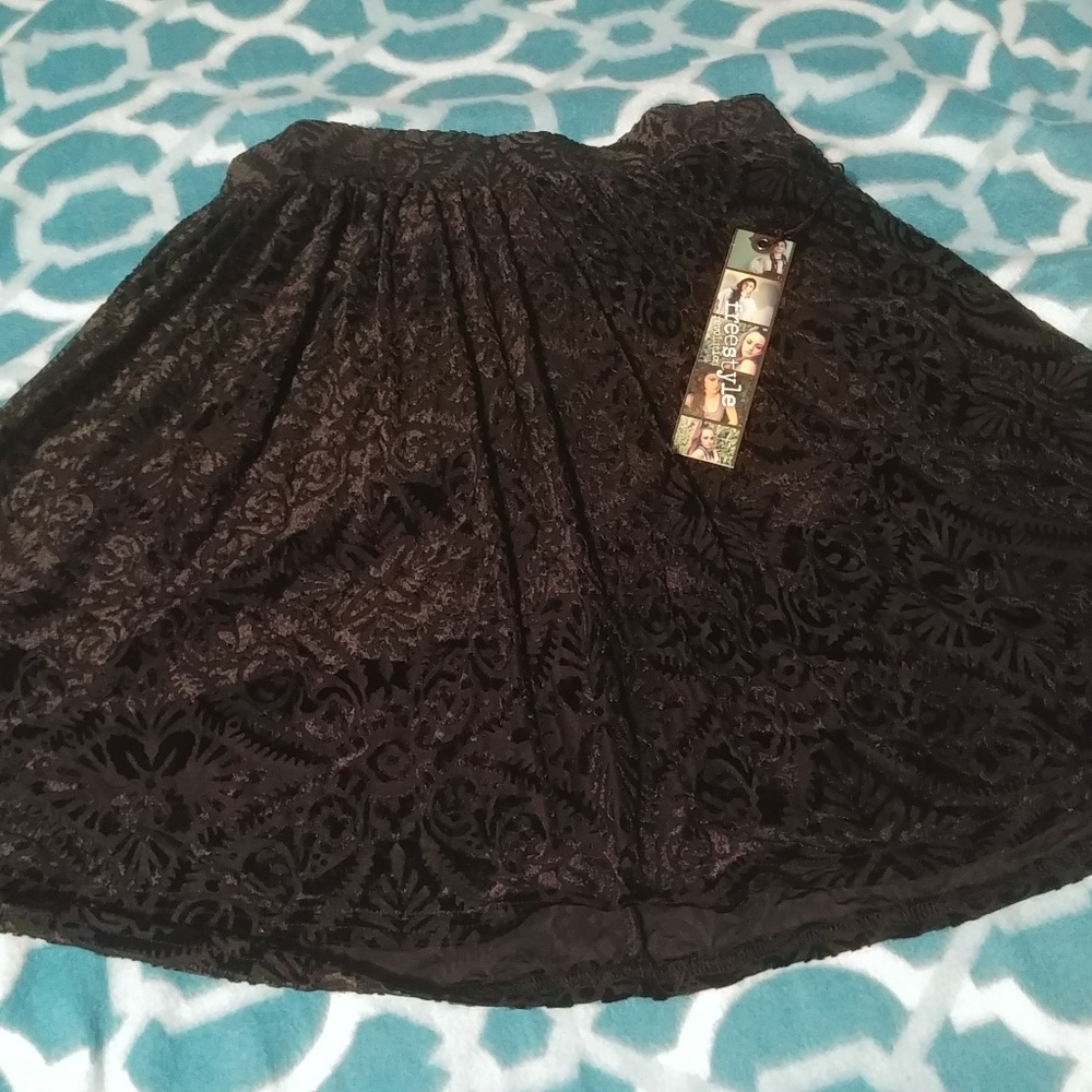 Black Crushed Velvet Circle Skater Skirt